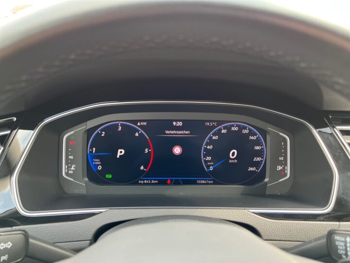 Abbildung Fahrzeugdetailansicht Volkswagen Passat Variant - Nr. 16