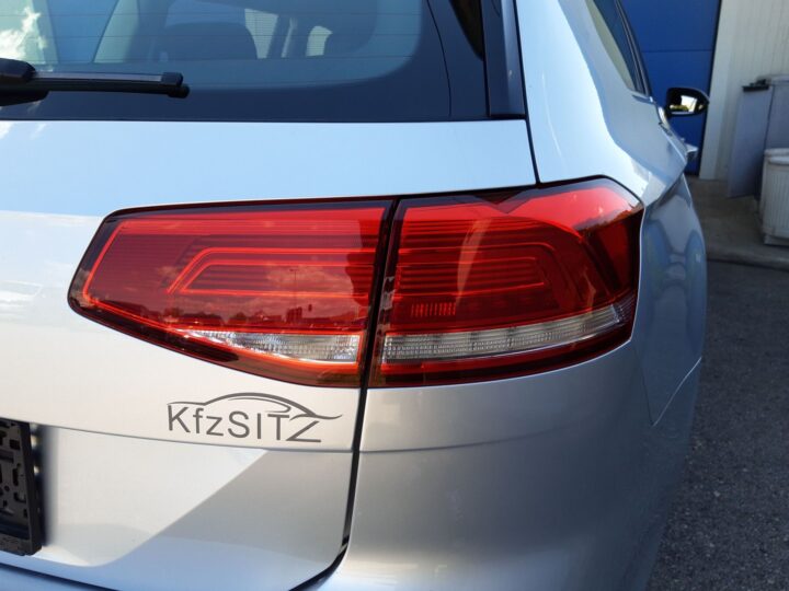 Abbildung Fahrzeugdetailansicht Volkswagen Passat Variant - Nr. 31