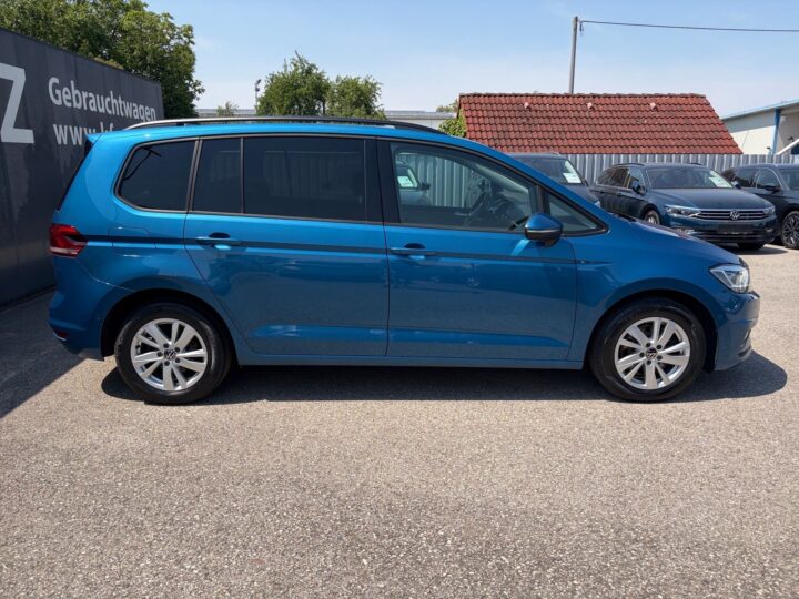 Abbildung Fahrzeugdetailansicht Volkswagen Touran - Nr. 1