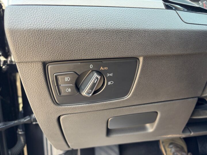 Abbildung Fahrzeugdetailansicht Volkswagen Passat Variant - Nr. 28