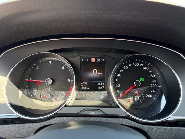 Abbildung Fahrzeugdetailansicht Volkswagen Passat Variant - Nr. 16