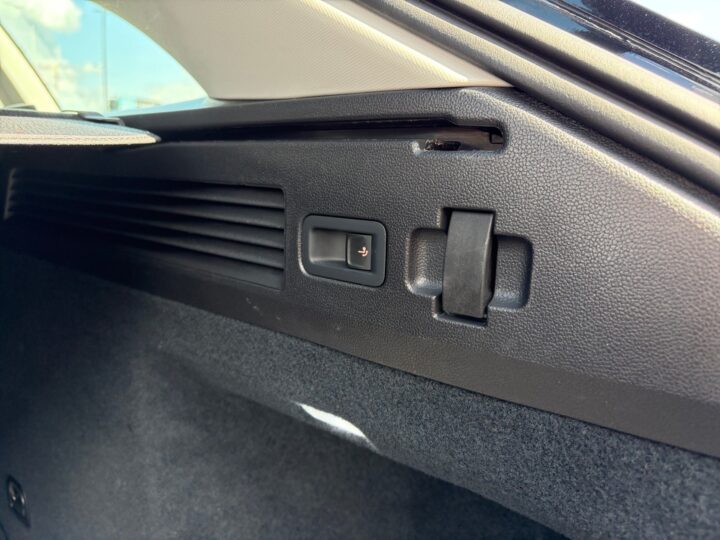 Abbildung Fahrzeugdetailansicht Volkswagen Arteon - Nr. 39