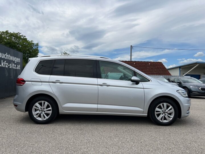 Abbildung Fahrzeugdetailansicht Volkswagen Touran - Nr. 1