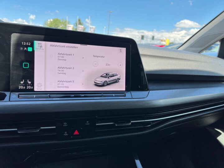 Abbildung Fahrzeugdetailansicht Volkswagen Golf Variant - Nr. 24