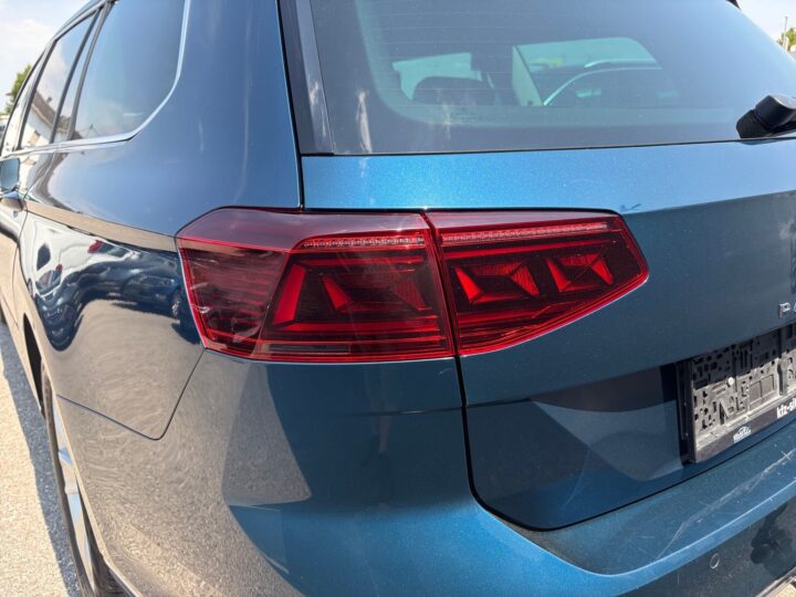 Abbildung Fahrzeugdetailansicht Volkswagen Passat Variant - Nr. 37