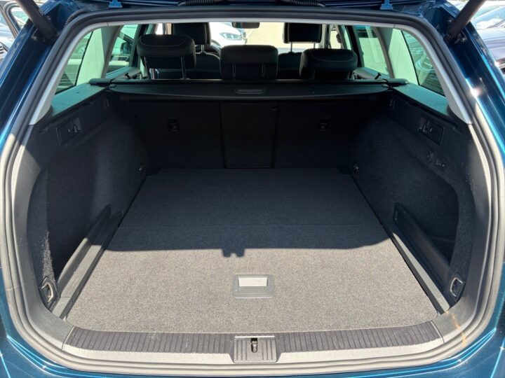Abbildung Fahrzeugdetailansicht Volkswagen Passat Variant - Nr. 14