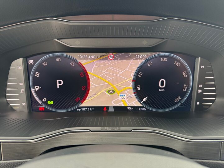 Abbildung Fahrzeugdetailansicht Skoda Superb - Nr. 16