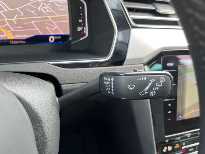Abbildung Fahrzeugdetailansicht Volkswagen Passat Variant - Nr. 39
