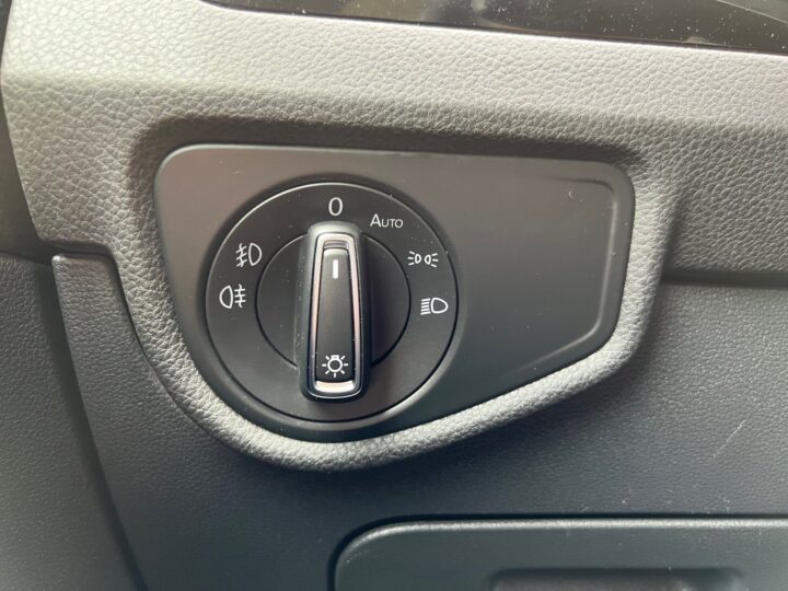 Abbildung Fahrzeugdetailansicht Volkswagen Touran - Nr. 46