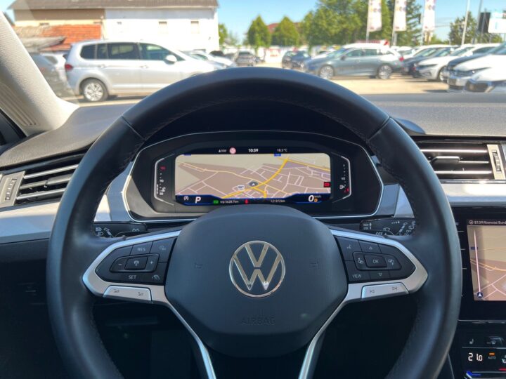 Abbildung Fahrzeugdetailansicht Volkswagen Passat Variant - Nr. 15