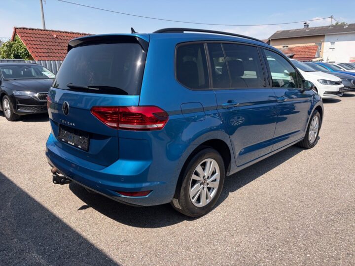 Abbildung Fahrzeugdetailansicht Volkswagen Touran - Nr. 2