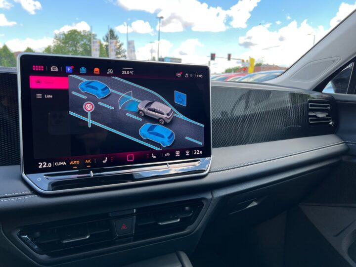 Abbildung Fahrzeugdetailansicht Volkswagen Tiguan - Nr. 23