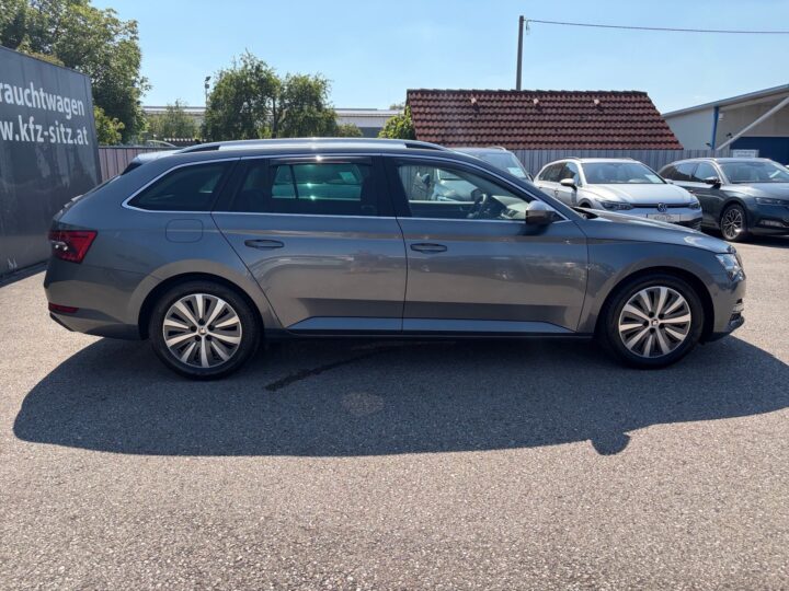 Abbildung Fahrzeugdetailansicht Skoda Superb - Nr. 1
