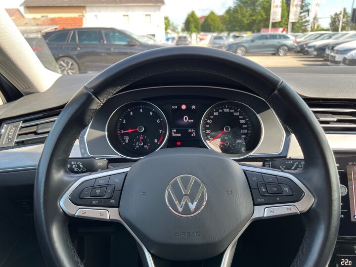 Abbildung Fahrzeugdetailansicht Volkswagen Passat Variant - Nr. 15