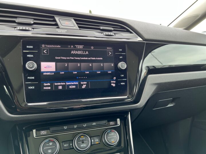 Abbildung Fahrzeugdetailansicht Volkswagen Touran - Nr. 19
