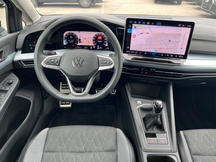 Abbildung Fahrzeugdetailansicht Volkswagen Golf Variant - Nr. 10