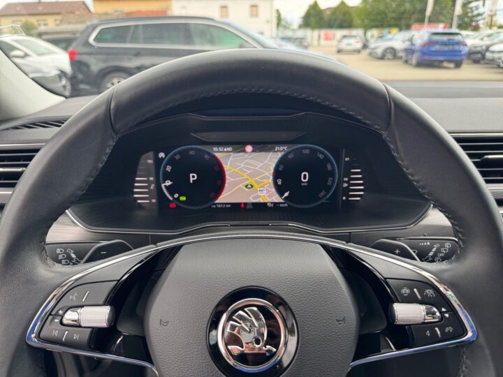 Abbildung Fahrzeugdetailansicht Skoda Superb - Nr. 15