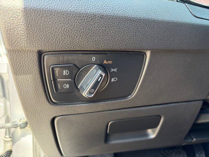 Abbildung Fahrzeugdetailansicht Volkswagen Passat Variant - Nr. 29