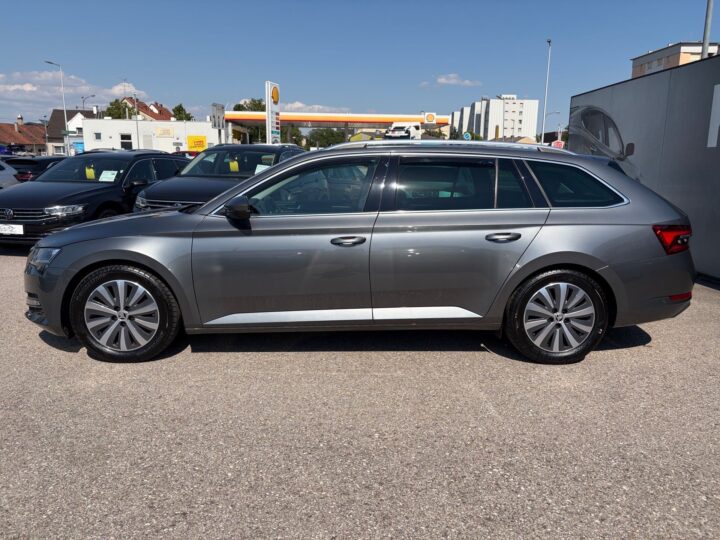 Abbildung Fahrzeugdetailansicht Skoda Superb - Nr. 5