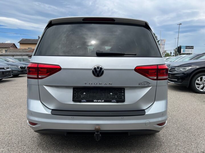 Abbildung Fahrzeugdetailansicht Volkswagen Touran - Nr. 3