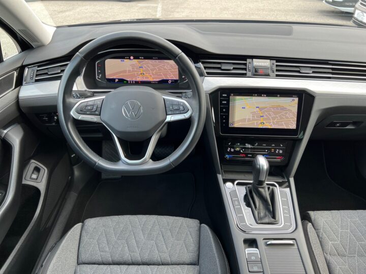 Abbildung Fahrzeugdetailansicht Volkswagen Passat Variant - Nr. 10