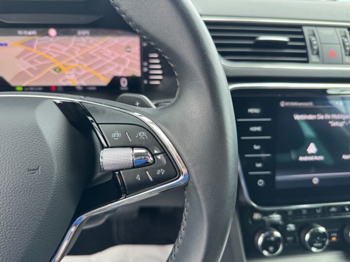 Abbildung Fahrzeugdetailansicht Skoda Superb - Nr. 26