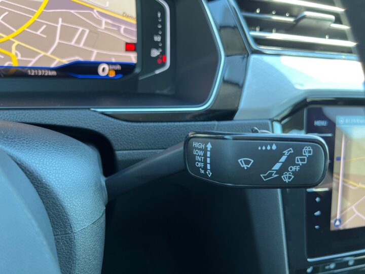 Abbildung Fahrzeugdetailansicht Volkswagen Passat Variant - Nr. 42