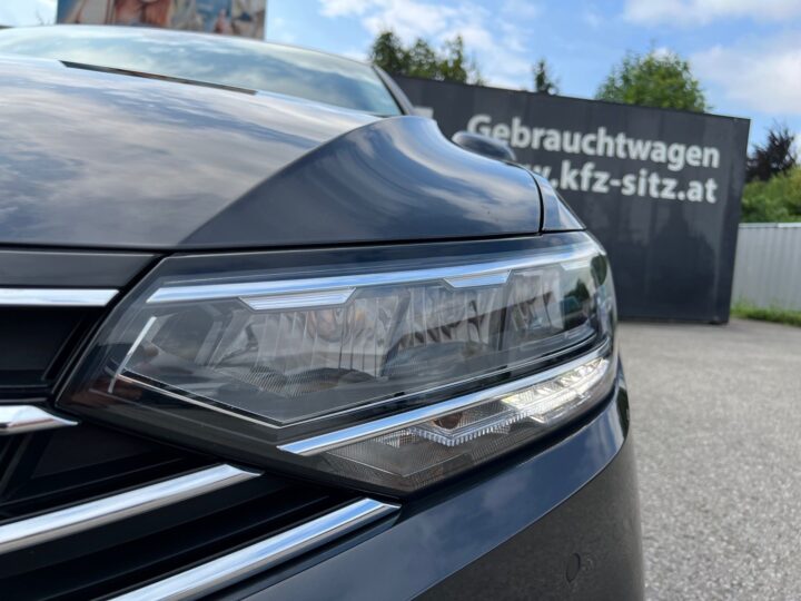 Abbildung Fahrzeugdetailansicht Volkswagen Passat Variant - Nr. 35