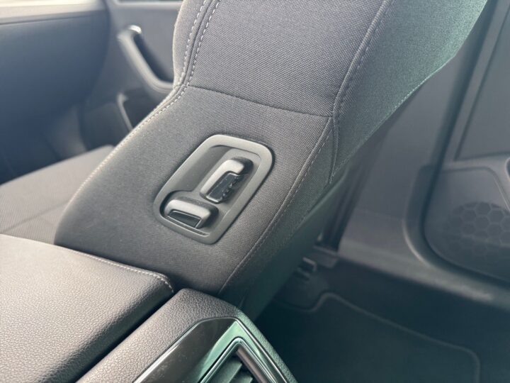 Abbildung Fahrzeugdetailansicht Skoda Superb - Nr. 33