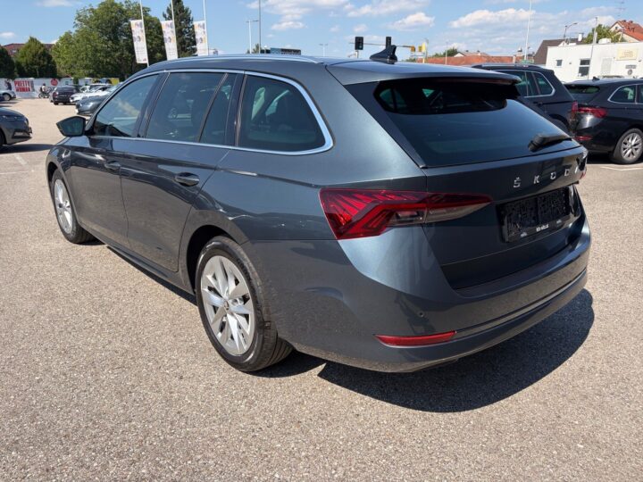 Abbildung Fahrzeugdetailansicht Skoda Octavia - Nr. 4