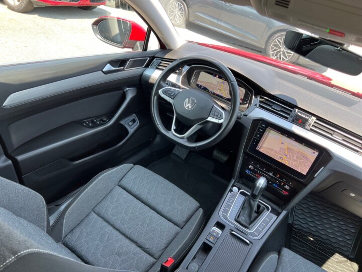 Abbildung Fahrzeugdetailansicht Volkswagen Passat - Nr. 11