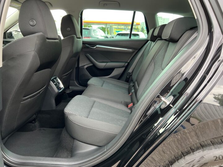 Abbildung Fahrzeugdetailansicht Skoda Octavia - Nr. 13