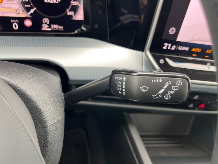 Abbildung Fahrzeugdetailansicht Volkswagen Golf Variant - Nr. 41