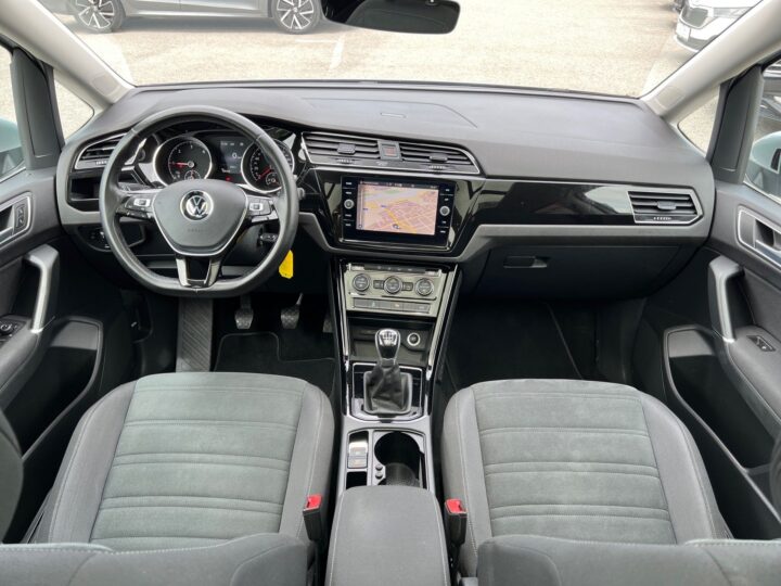 Abbildung Fahrzeugdetailansicht Volkswagen Touran - Nr. 9