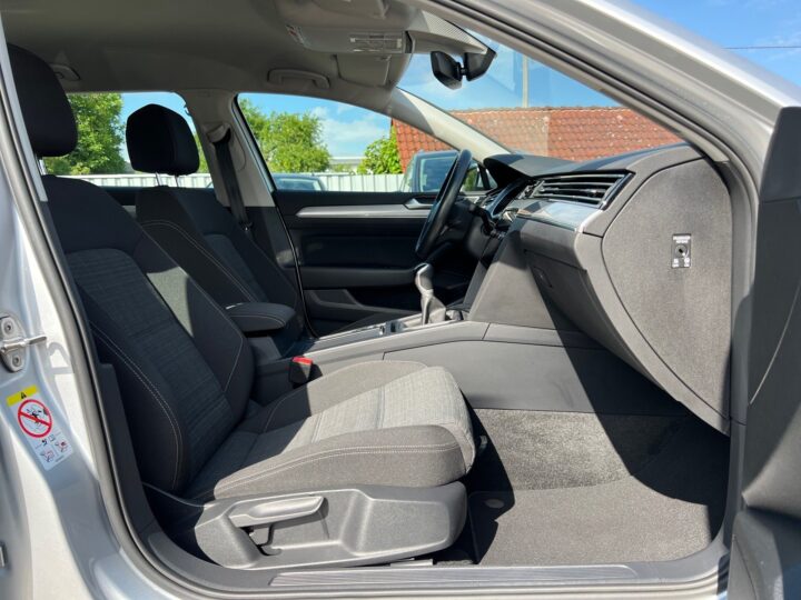 Abbildung Fahrzeugdetailansicht Volkswagen Passat Variant - Nr. 33
