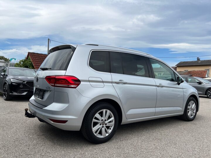 Abbildung Fahrzeugdetailansicht Volkswagen Touran - Nr. 2