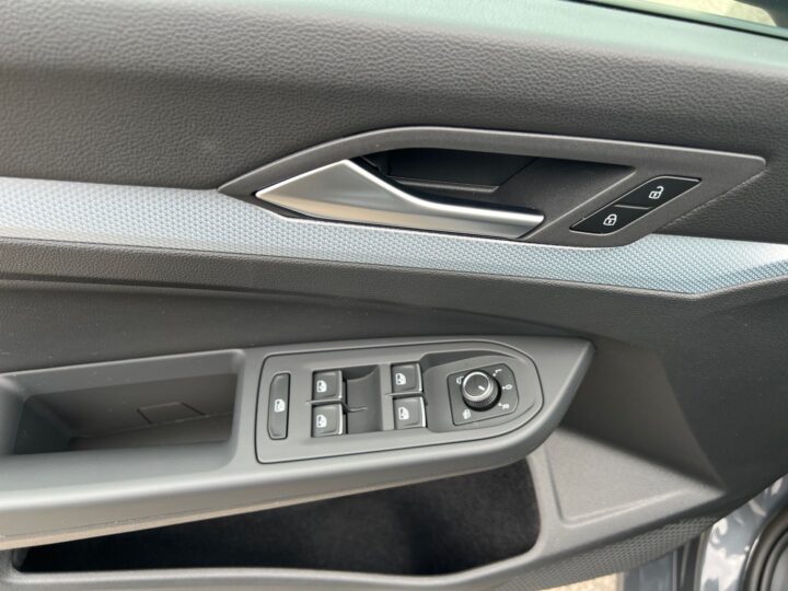 Abbildung Fahrzeugdetailansicht Volkswagen Golf Variant - Nr. 31