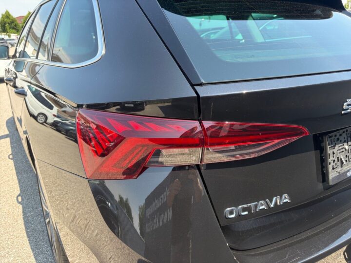 Abbildung Fahrzeugdetailansicht Skoda Octavia - Nr. 40