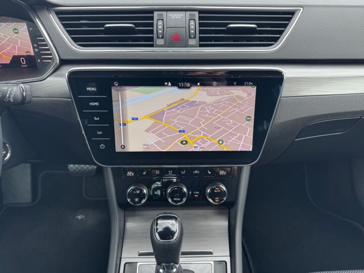 Abbildung Fahrzeugdetailansicht Skoda Superb - Nr. 19