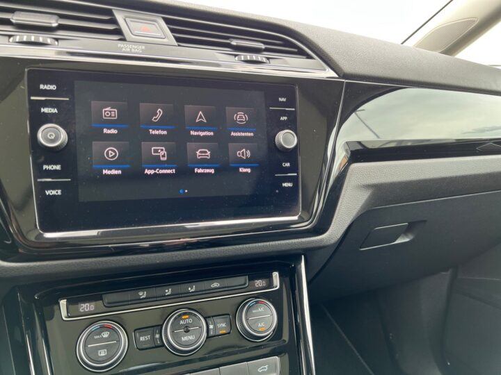 Abbildung Fahrzeugdetailansicht Volkswagen Touran - Nr. 18