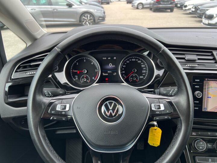 Abbildung Fahrzeugdetailansicht Volkswagen Touran - Nr. 15