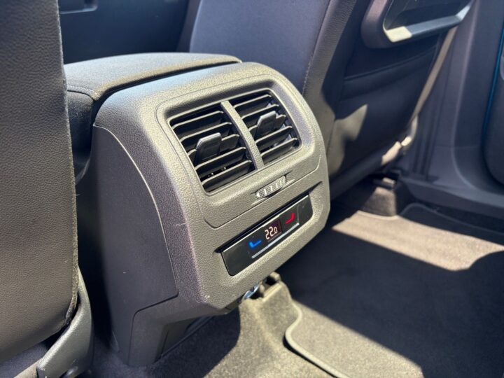 Abbildung Fahrzeugdetailansicht Volkswagen Touran - Nr. 32