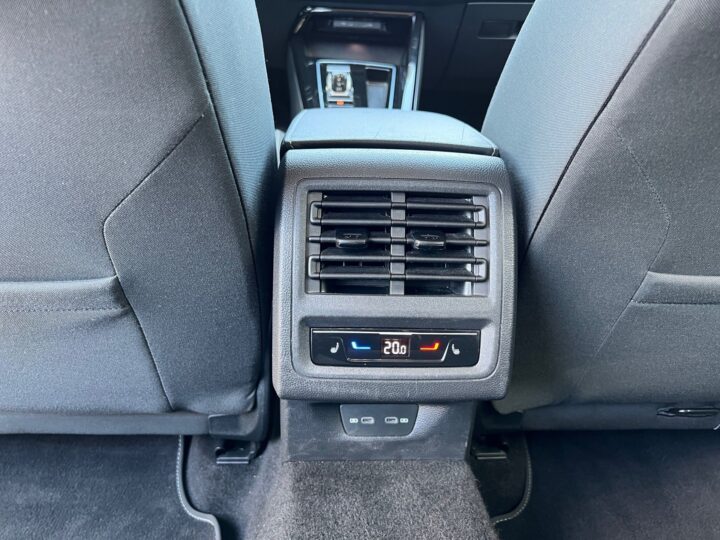Abbildung Fahrzeugdetailansicht Volkswagen Golf Variant - Nr. 32