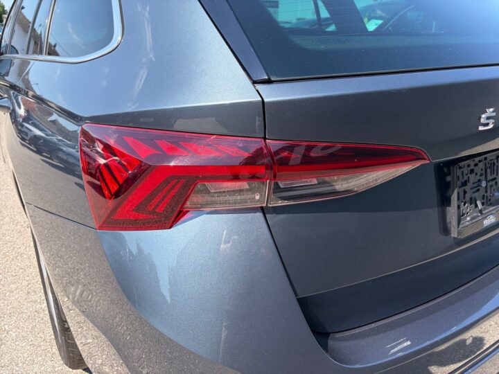 Abbildung Fahrzeugdetailansicht Skoda Octavia - Nr. 38