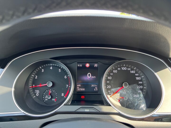 Abbildung Fahrzeugdetailansicht Volkswagen Passat Variant - Nr. 16