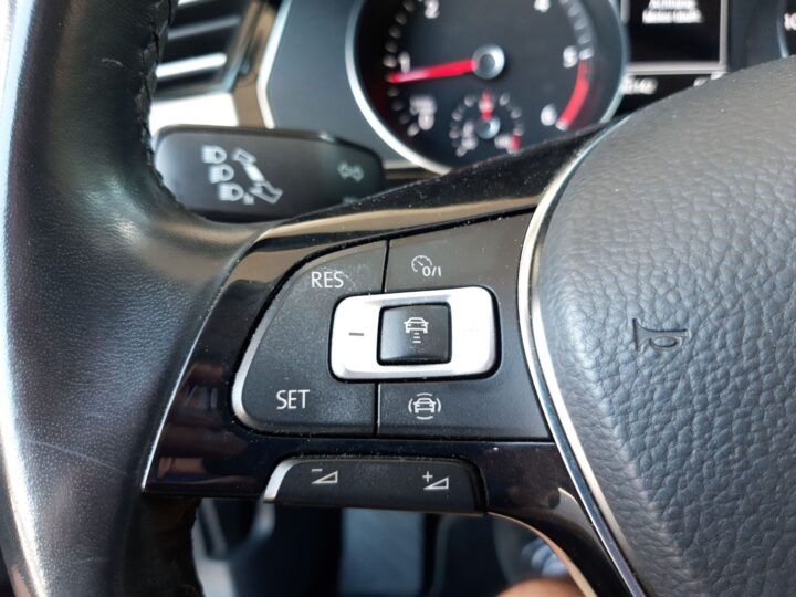 Abbildung Fahrzeugdetailansicht Volkswagen Passat Variant - Nr. 24