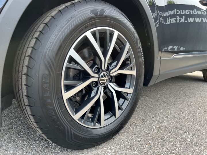 Abbildung Fahrzeugdetailansicht Volkswagen Tiguan - Nr. 36