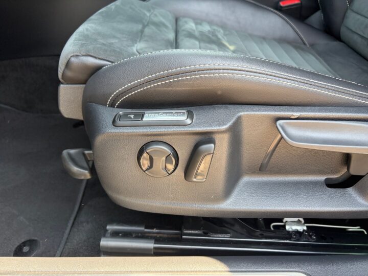 Abbildung Fahrzeugdetailansicht Volkswagen Passat Variant - Nr. 29