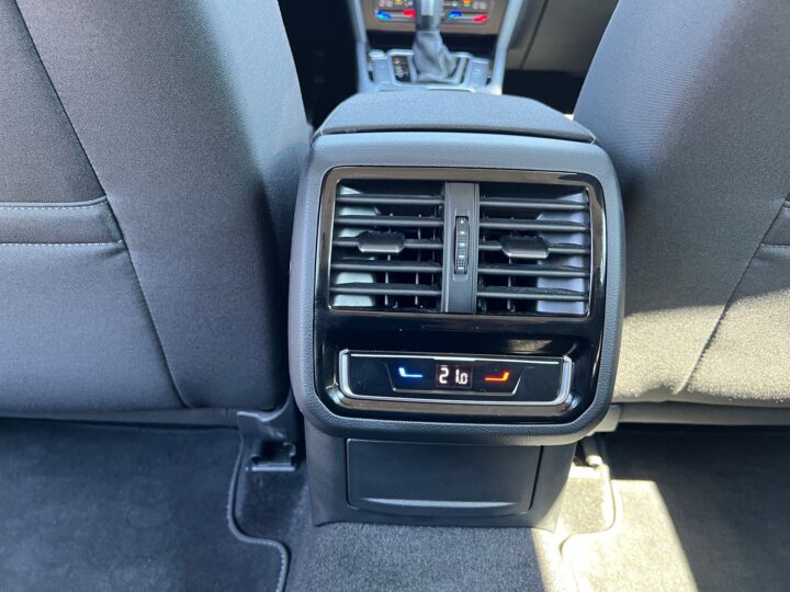 Abbildung Fahrzeugdetailansicht Volkswagen Passat Variant - Nr. 33
