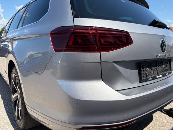Abbildung Fahrzeugdetailansicht Volkswagen Passat Variant - Nr. 37